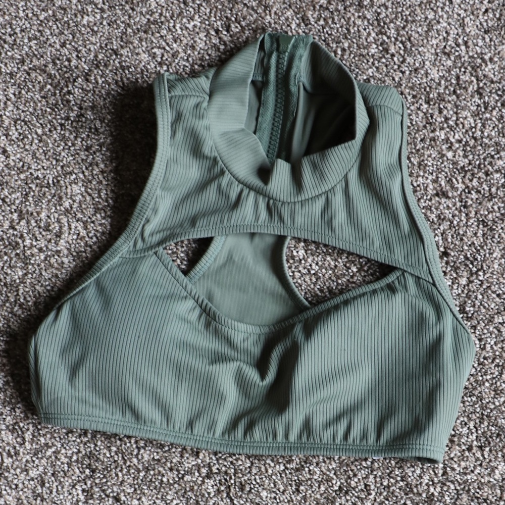 Von Maur Gossip bikini small top medium bottoms